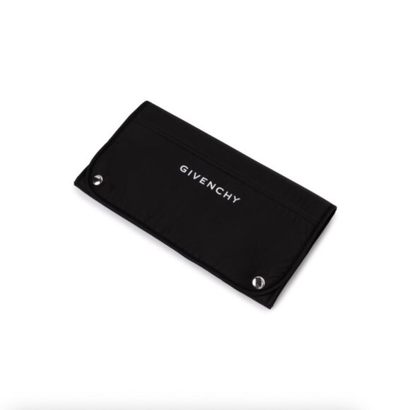 New GIVENCHY Nylon Baby Diaper Bag - Picture 4 of 6